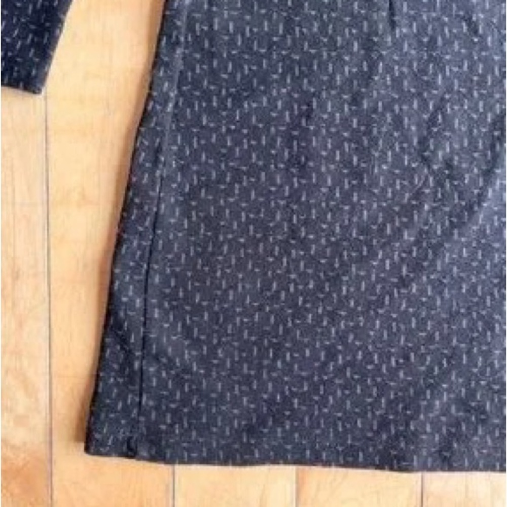 Black Textured 3/4 Sleeve Shift Dress - Picture 2 of 5